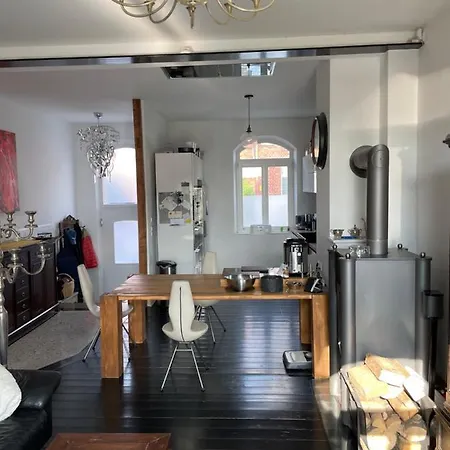 Apartment Denkmalgeschuetztes Schmuckstueck Düsseldorf