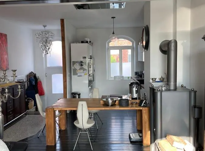 Appartement Denkmalgeschuetztes Schmuckstueck Düsseldorf